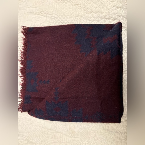 Printed ZARA Fall scarf 🧣 - Picture 2 of 2